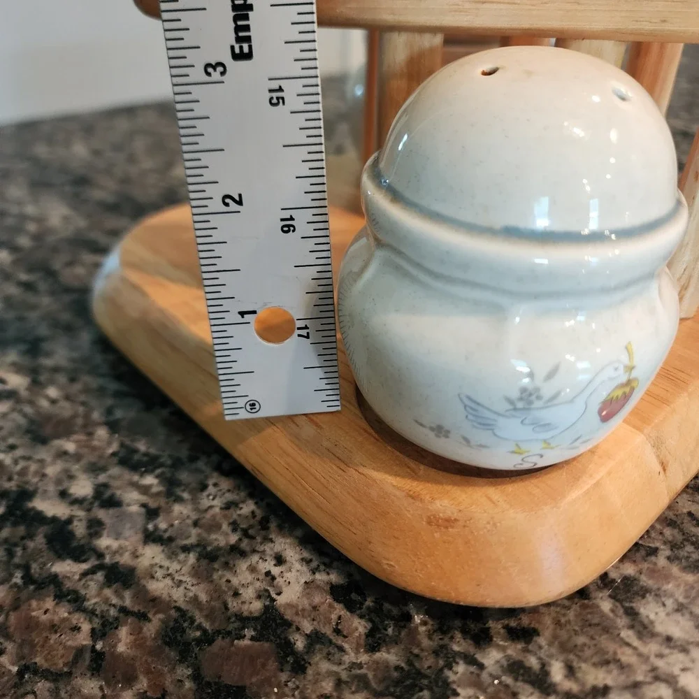 Vintage International China Marmalade Goose Salt Pepper Shaker Napkin Holder Set